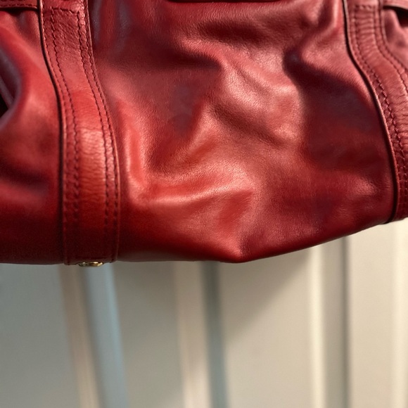 Elegant Red Leather Handbag - Picture 10 of 13